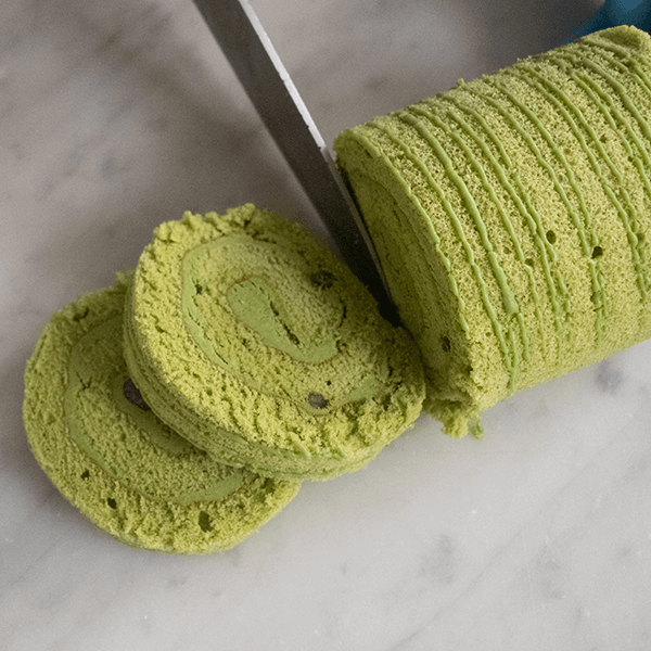 NEW!  <br>京抹茶ロール<br>京都宇治抹茶と大納言のバタークリームロール<br>9/25~全店舗にて販売開始